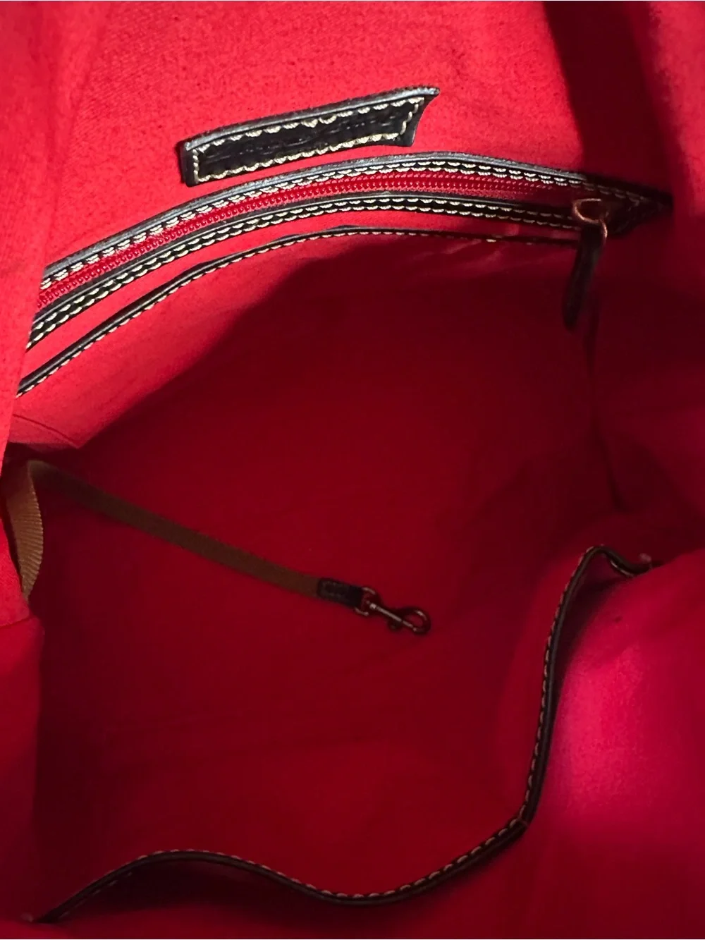 Dooney & Bourke $588 MSRP Pebble Grain Leather Satchel Crossbody
